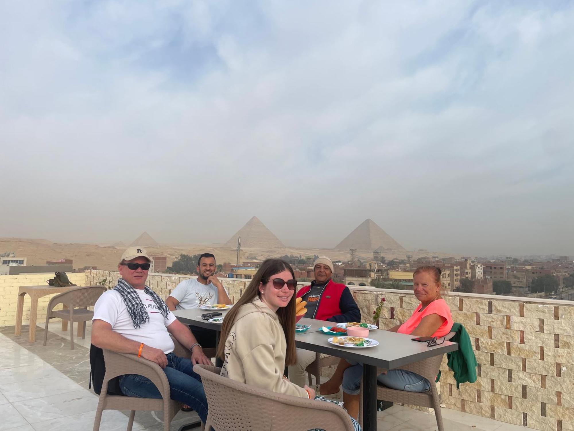 Golden Mask Pyramids Inn Kafret el-Gabal Exteriör bild